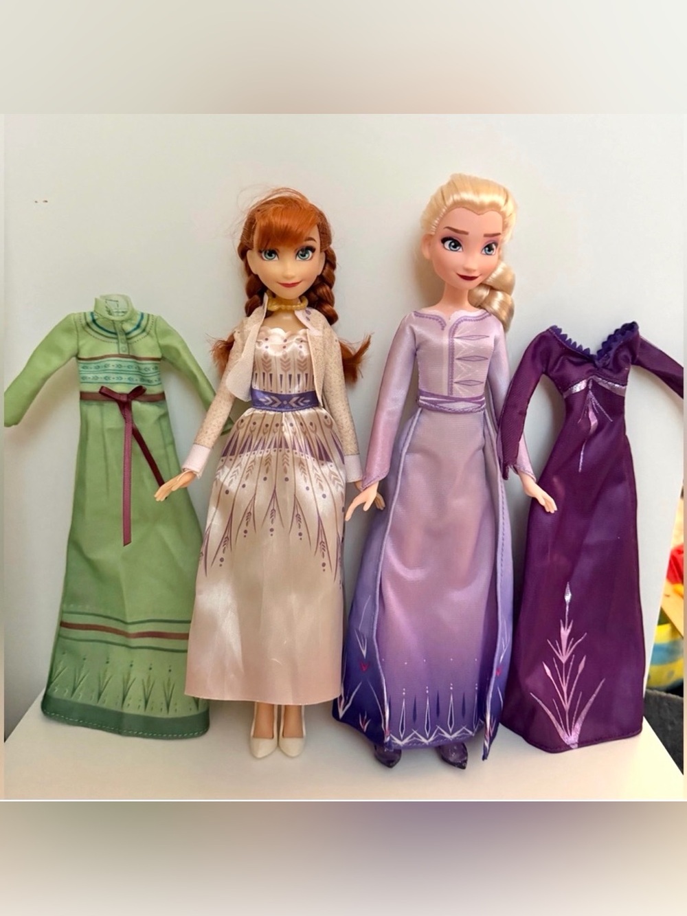 DISNEY Frozen 2 Arendelle Anna & Elsa Fashion Doll Bundle with 2 outfits